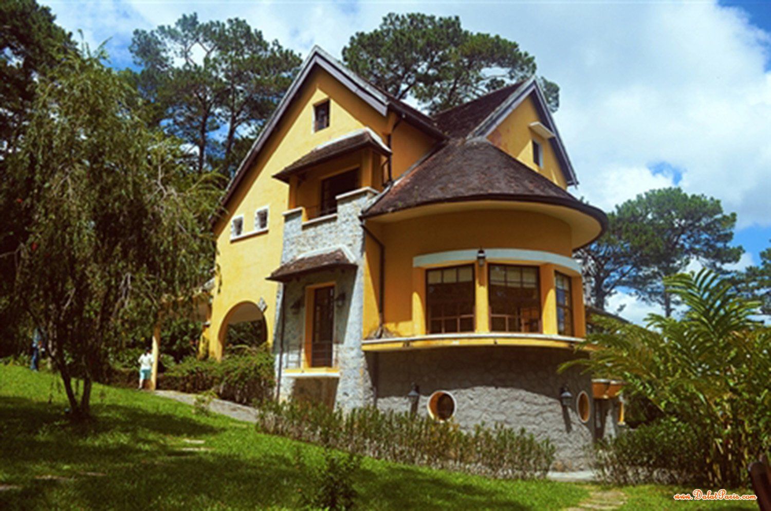 Đất liên kế mặt tiền đường Yersin, gần Trường Cao Đẳng Sư Phạm & Hồ Xuân Hương, giá đầu tư 6.4 tỷ