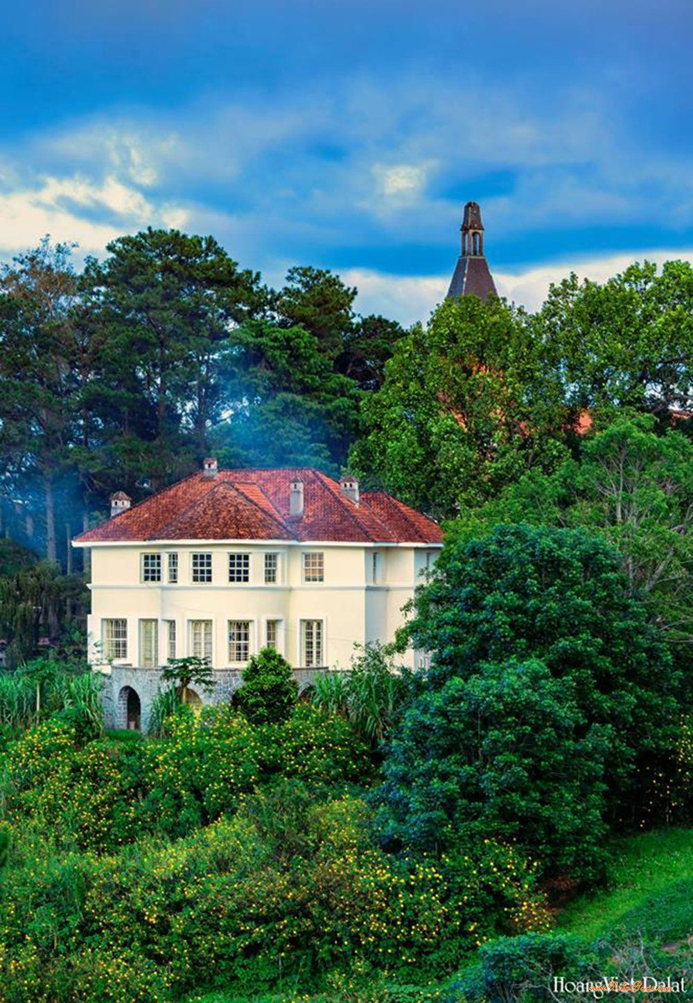 Đất nền Biệt thự gần trung tâm TP. Đà Lạt, cách cổng chào thị trấn Lạc Dương 100m, view bao quát đồi thông, đầy đủ tiện ích, thích hợp an cư nghỉ dưỡng, giá 11.5ty