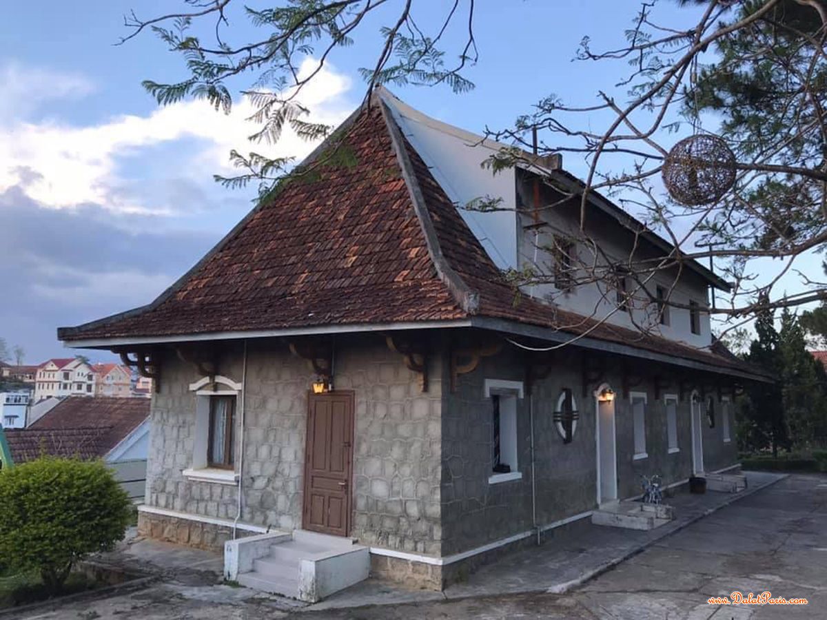 Đất nền Biệt Thự diện tích 963m2 ngoại ô TP. Đà Lạt ,view bao quát đồi thông, gần UBND, cách quốc lộ 20 đến 50m, thích hợp an cư nghỉ dưỡng, kinh doanh homestay, cà phê sân vườn, giá 14tỷ