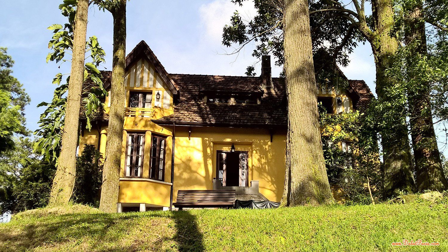 Biệt thự sân vườn, view rừng thông thung lũng, đường Đặng Thái Thân. Cách Chợ Đà Lạt, Hồ Xuân Hương 1.5km. Biệt thự với kiến trúc và nội thất hiện đại, cao cấp. Giá tốt đầu tư