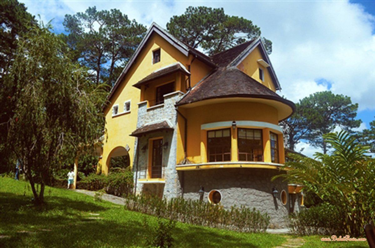 Đất biệt thự view đồi thông, mặt tiền Nguyễn Thiện Thuật, trung tâm thị trấn Lạc Dương, TP Đà Lạt. Thích hợp an cư nghỉ dưỡng, giá tốt đầu tư 5,5tỷ