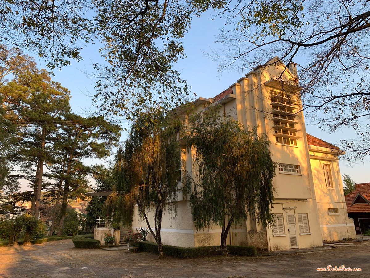 Đất nền Biệt thự Đường Vạn Thành ngay trung tâm TP .Đà Lạt, cách Hồ Xuân Hương 3km, thích hợp an cư nghỉ dưởng, kinh doanh khách sạn, giá 9.9ty