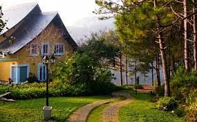 Đất biệt thự xã Xuân Thọ, DT 1618m2, đất ODT: 300m2. Cách Hồ Xuân Hương khoản 12km, cách trục chính 100m. Gía 15.5 tỷ