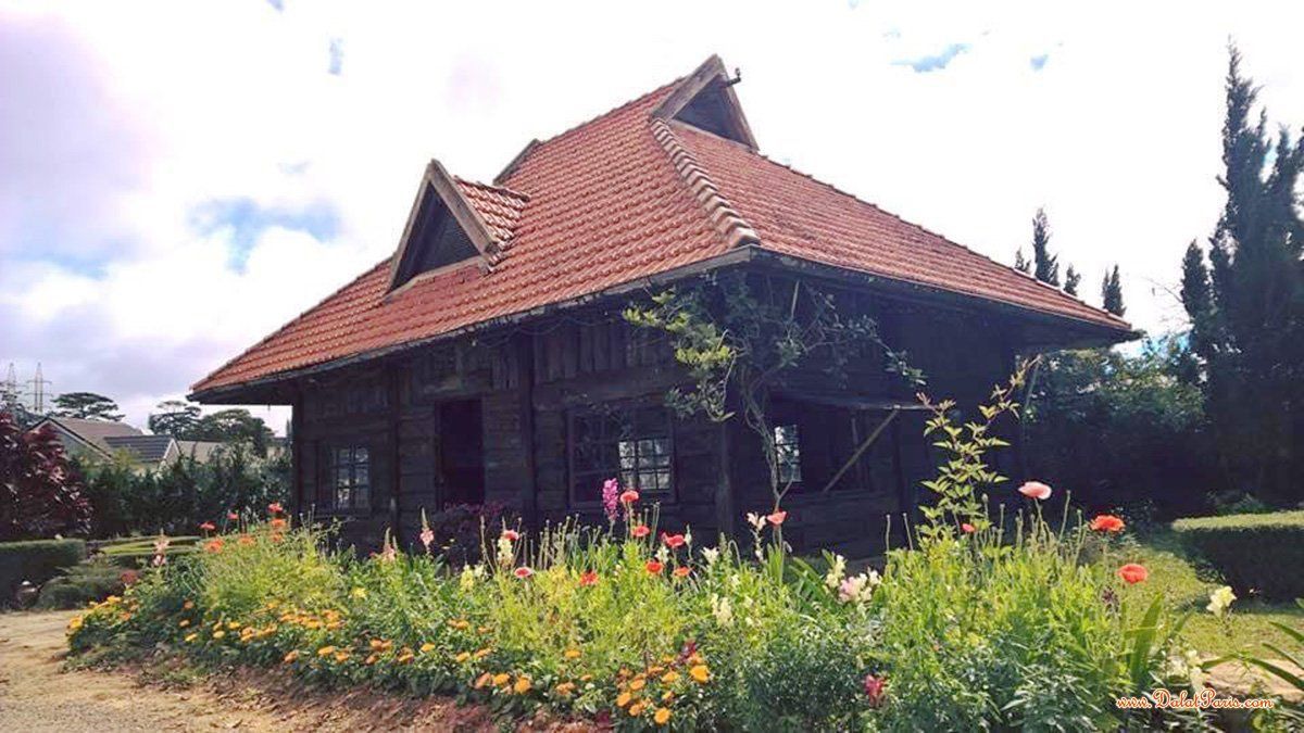 Đất liên kế sân vườn Xã Xuân Thọ, Tp Đà Lạt. Diện tích: 121.2m2, cách UBND Xuân Thọ khoản 300m, cách HXH khoản 10km. Đường ô tô. Giá 4.2 tỷ