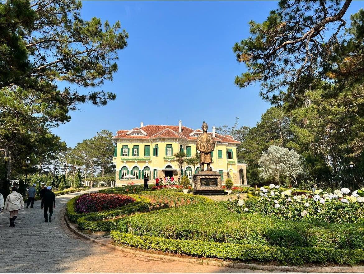 Đất biệt thự hẻm Đankia, P7, Đà Lạt. DT 812.84m2, cách Hồ Xuân Hương khoản 9km, khu dân cư an ninh, đường ô tô, view đẹp. Giá 16.7 tỷ