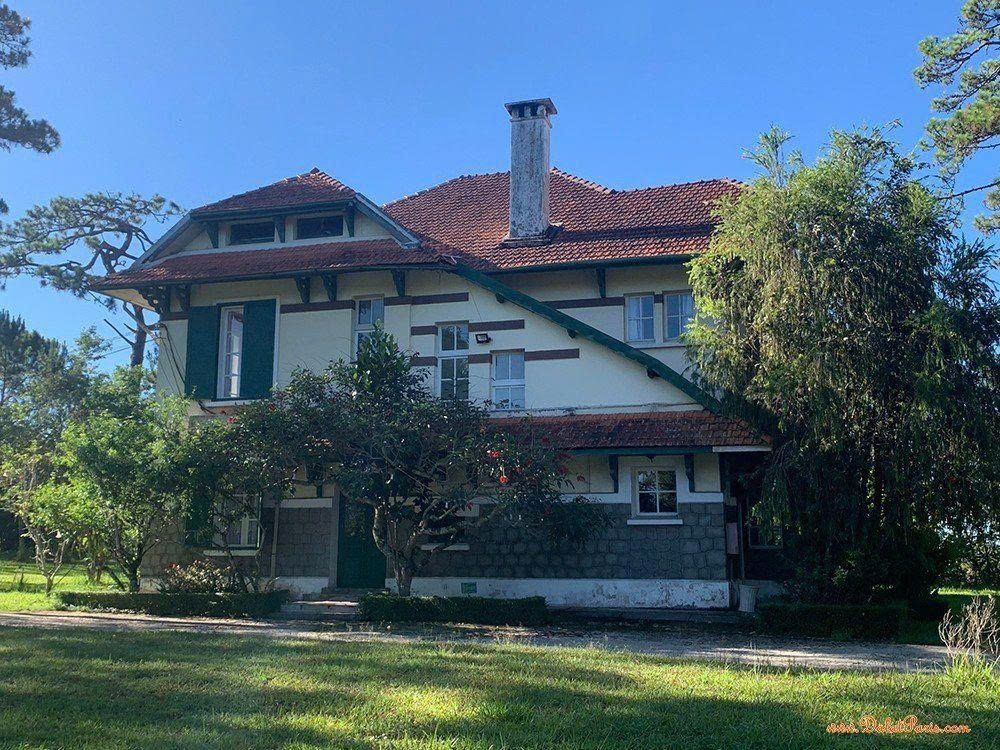 Đất biệt thự đường Trần Quang Diệu, P10, Đà Lạt. DT 1105.56m2. Gần dinh 1,2. Cách HXH khoản 1.5km. View rừng thông đẹp. Thích hợp kinh doanh khách sạn, biệt thự, nhà hàng, cafe view. Giá 65 tỷ