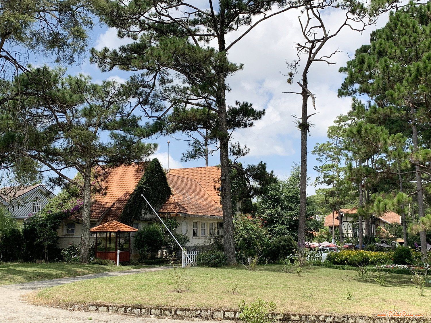 Đất biệt thự 2 mặt tiền Đường Măng lin, Phường 7, gần trung tâm TP. Đà Lạt, cách cf mây lang thang 200m, view đồi thông, thích hợp kinh doanh Homestay, an cư, giá 5,5tỷ